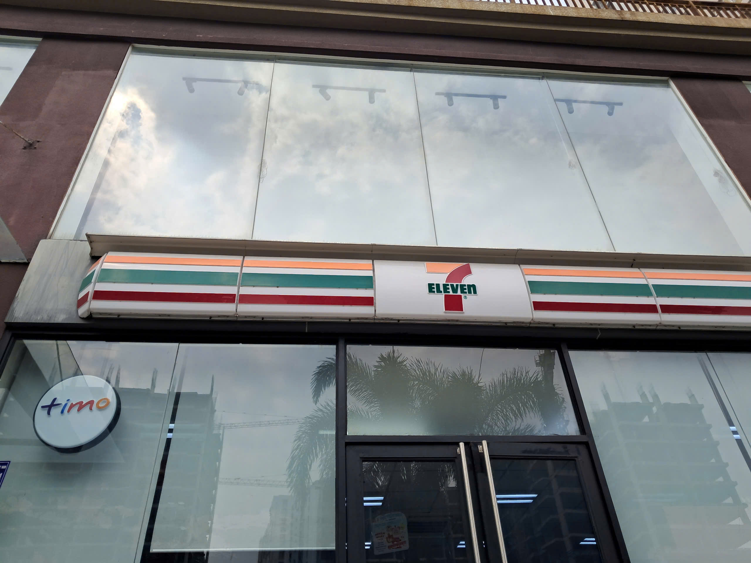 Hệ thống 7 Eleven kinh doanh Chân Gà Rút Xương Topone Ăn Liền: Tê Cay Đỉnh Cao, Khơi Dậy Vị Giác